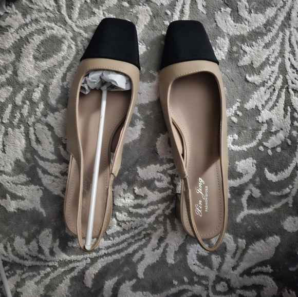 SOLD NIB Cap Toe Slingback Block Heel Pumps - Picture 4 of 5